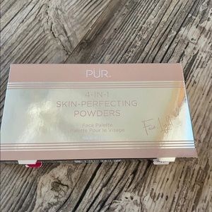 PUR 4 in 1 skin perfecting powders